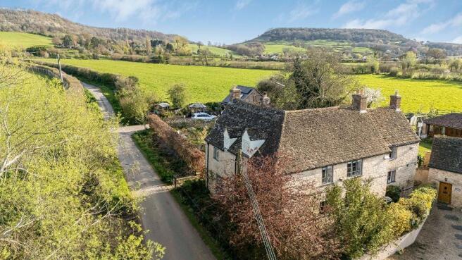 4 bed property, in Silver Street, £1,150,000