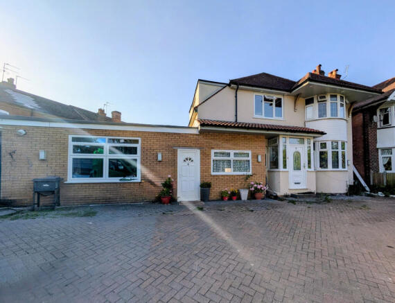 7 bed property, in Wheelers Lane, £800,000
