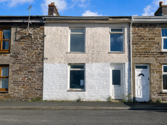 3 bed property, in Trefusis Terrace, £85,000