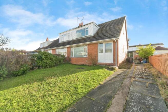 3 bed property, in Troon Close, £229,950