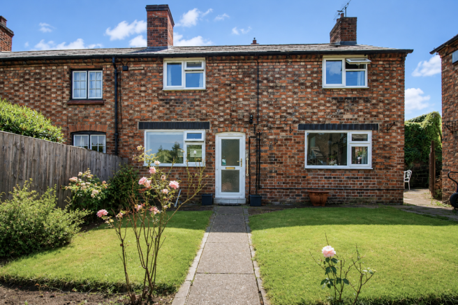 3 bed property, in Wyche Road, £250,000