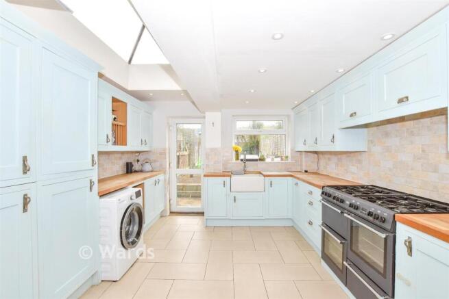3 bed property, in High Street, £285,000
