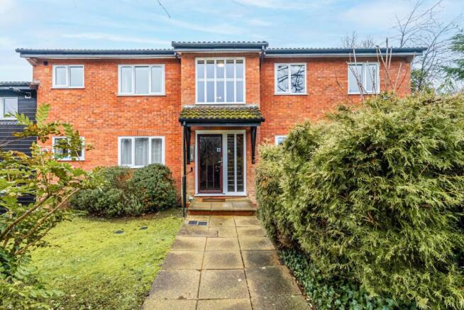 2 bed property, in Battlefield Road, £260,000