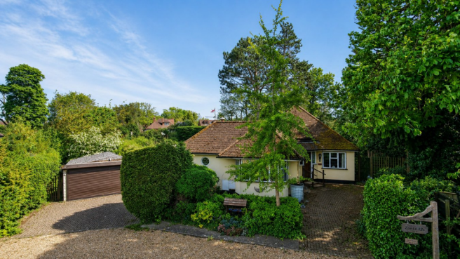 3 bed property, in Bowes Road, £1,250,000