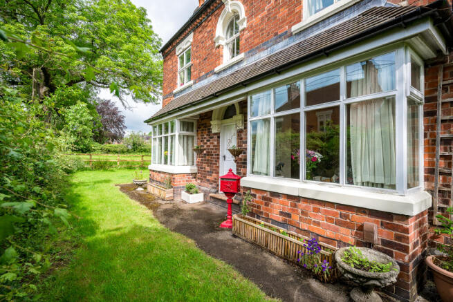 4 bed property, in Meadow Cottage, £750,000