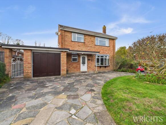 3 bed property, in The Ryde, £650,000