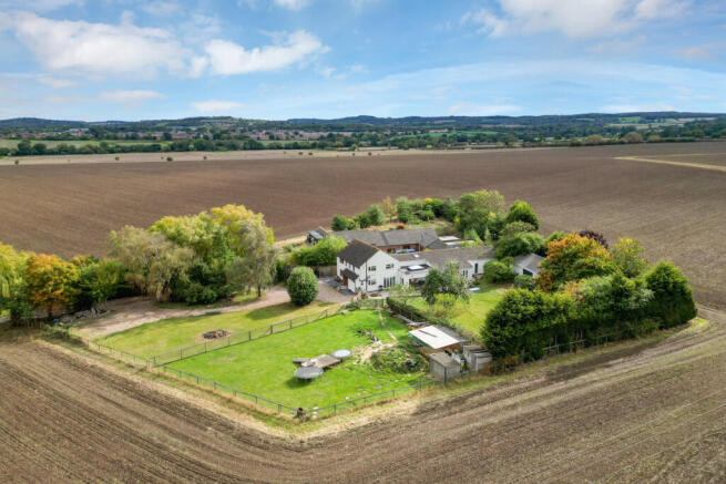 5 bed property, in Carr Lane, £895,000