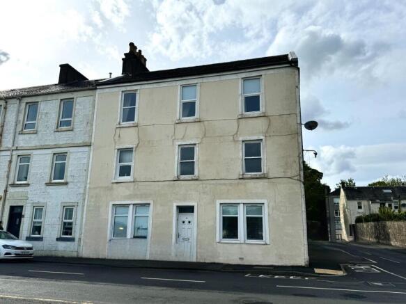 1 bed property, in First Floor Flat, £65,000