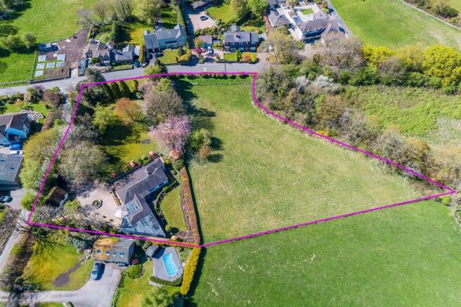 5 bed property, in Hillock Lane, £800,000