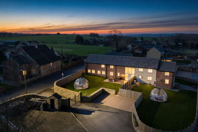 3 bed property, in Wintersett Lane, £625,000