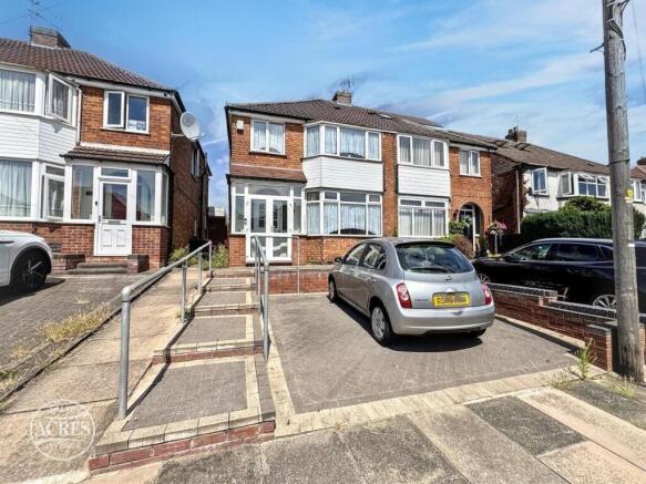 3 bed property, in Mildenhall Road, £260,000