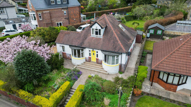 4 bed property, in Lea Road, £500,000