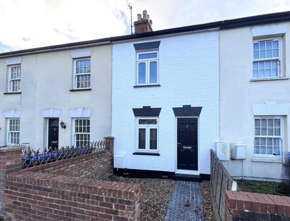 2 bed property, in Willian Road, £310,000