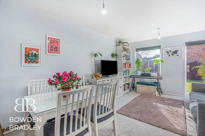 2 bed property, in Wickets Way, £400,000