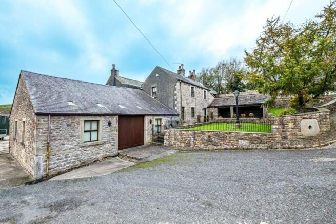5 bed property, in Quernmore, £1,250,000