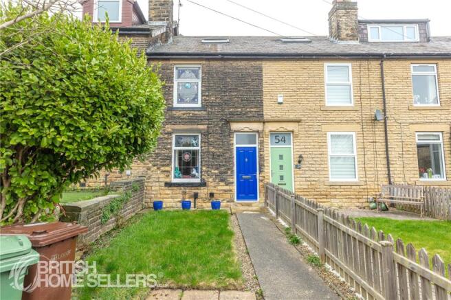 3 bed property, in South Parade, £285,000
