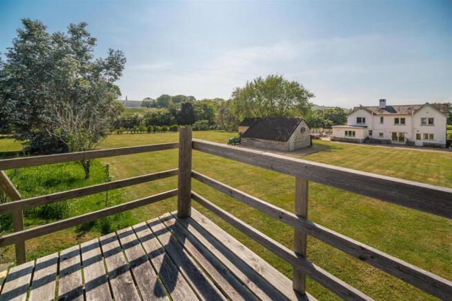 5 bed property, in Bembridge, £1,250,000