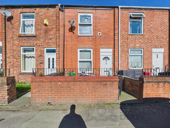 2 bed property, in Parr Stocks Road, £115,000