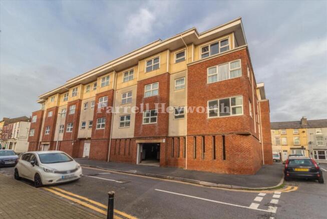 2 bed property, in Yorkshire Street, £65,000
