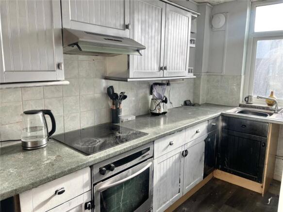1 bed property, in Harden Road, £115,000