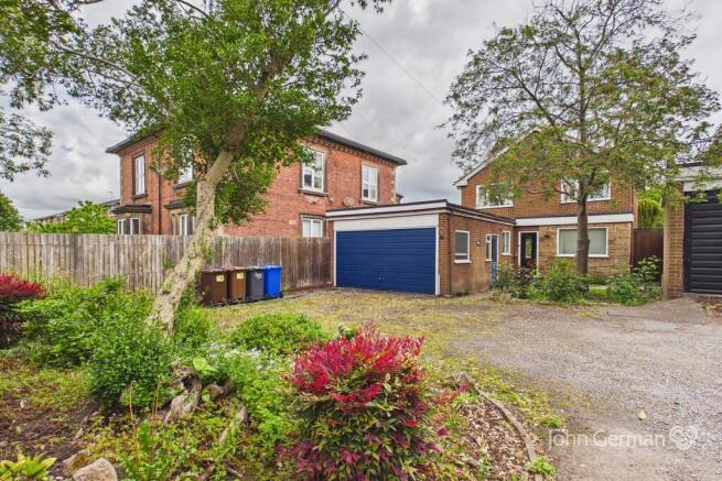 4 bed property, in Ashby Road, £325,000