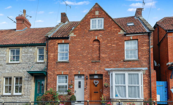 4 bed property, in Chilkwell Street, £325,000