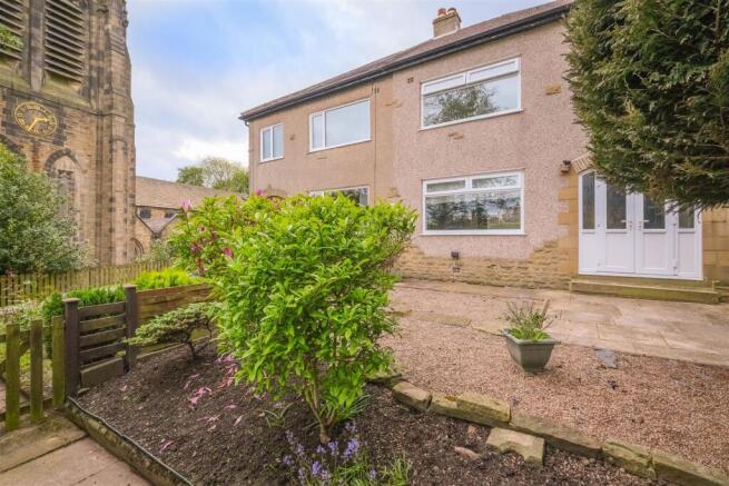 3 bed property, in St. Matthews Drive, £255,000