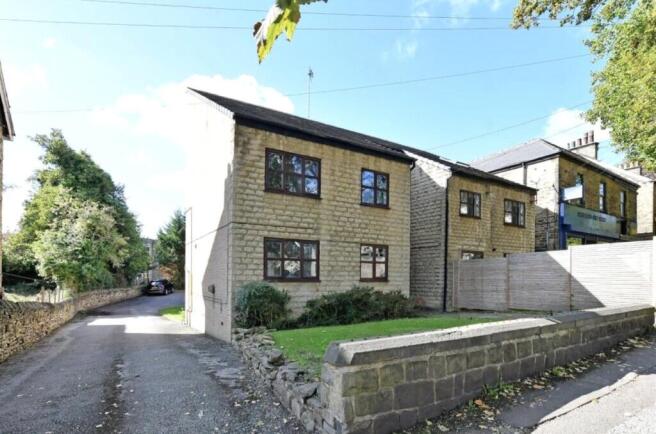 1 bed property, in Sheldon Road, £140,000
