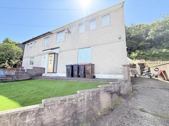 3 bed property, in 49 Copeland Avenue, £50,000