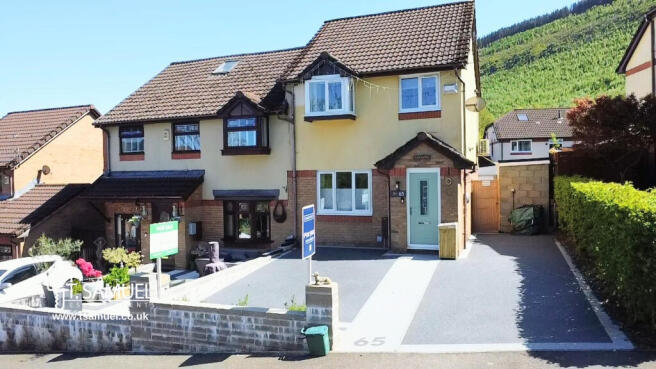 3 bed property, in Forest View, £230,000