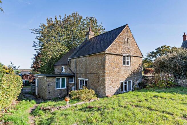 2 bed property, in 7 The Jetty, £135,000