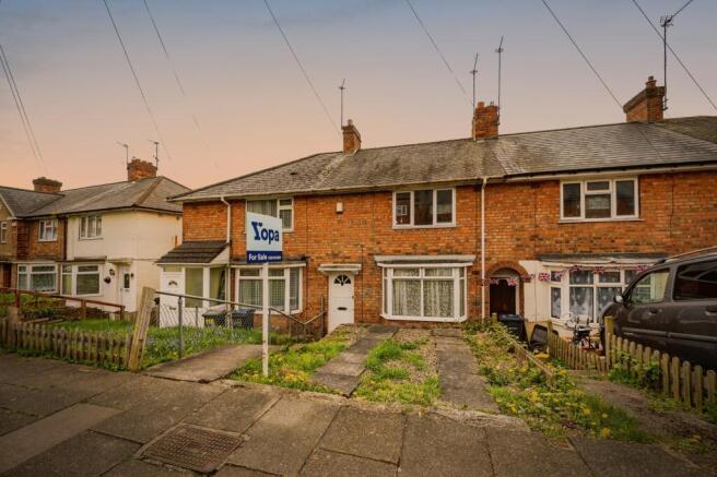 3 bed property, in Parkeston Crescent, £205,000