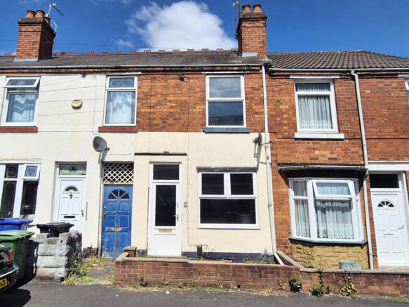 2 bed property, in 143 Park Road, £24,000
