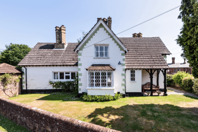 3 bed property, in High Street, £995,000