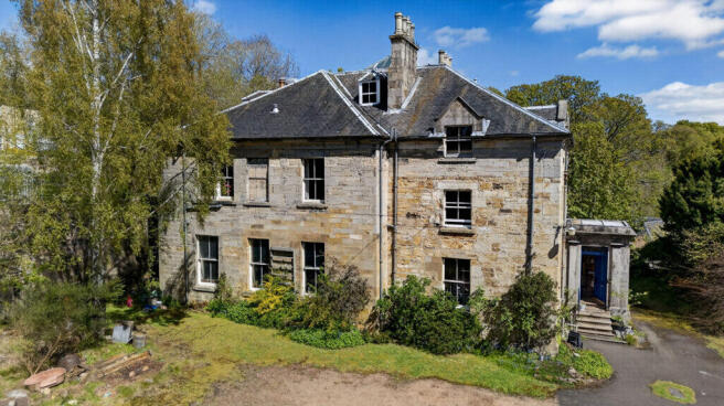 6 bed property, in Valleyfield House, £730,000