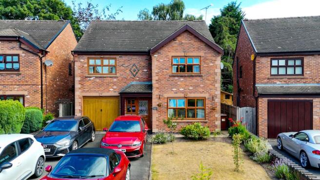 4 bed property, in Chartwell Park, £500,000