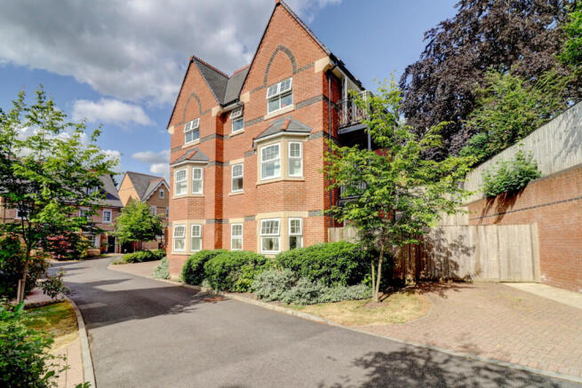 2 bed property, in Fair Acre, £280,000