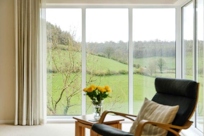 4 bed property, in Uley, £795,000