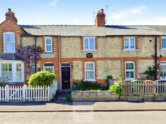 3 bed property, in High Street, £190,000