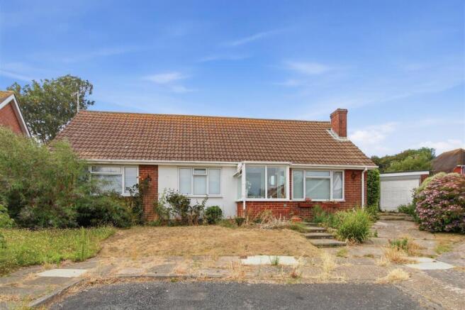3 bed property, in Kingsmead Walk, £450,000