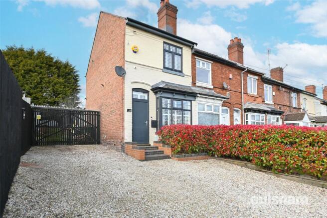 2 bed property, in Hagley Road West, £235,000