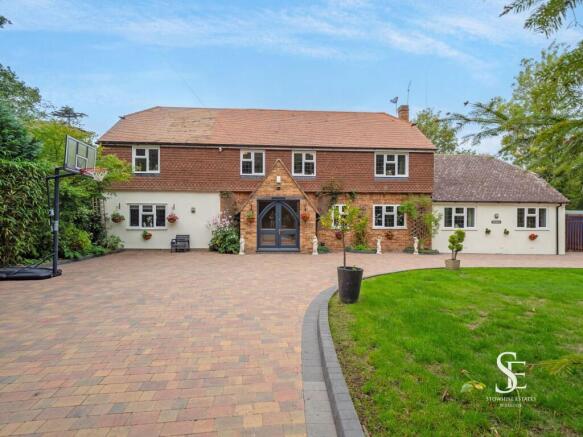 7 bed property, in The Hatch, £2,000,000