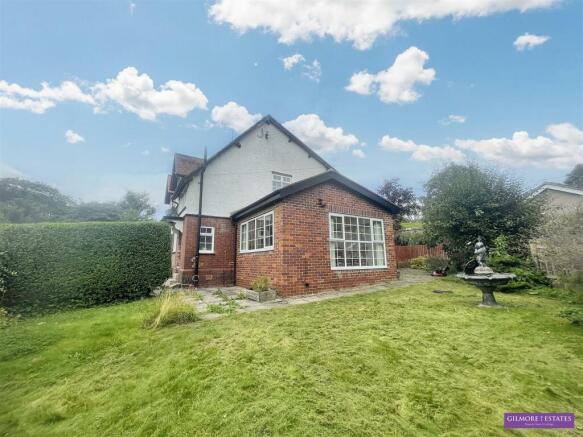 3 bed property, in Castlehill Cottages, £450,000