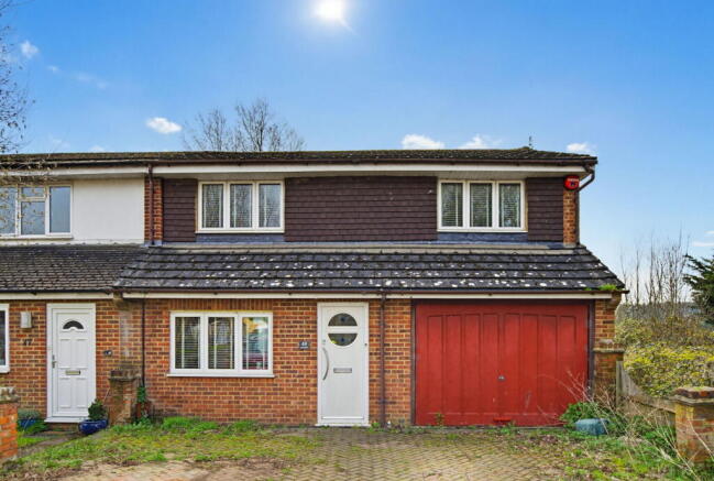 4 bed property, in Heron Dale, £550,000