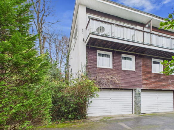 2 bed property, in Quarry Brow, £395,000
