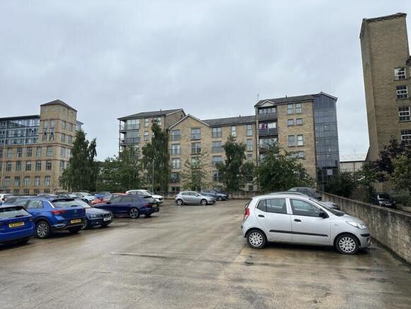 2 bed property, in Flat 44 Westbury Fold, £30,000