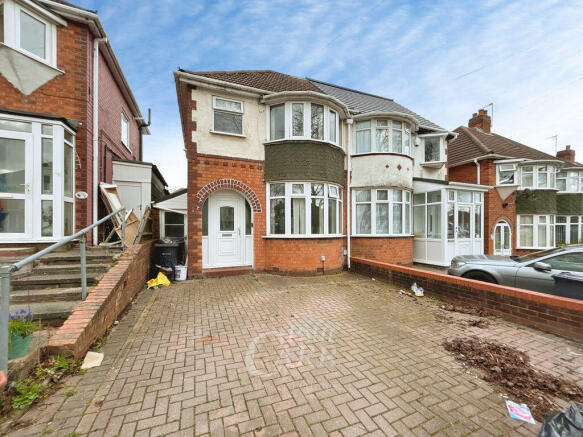 3 bed property, in Wensleydale Road, £220,000