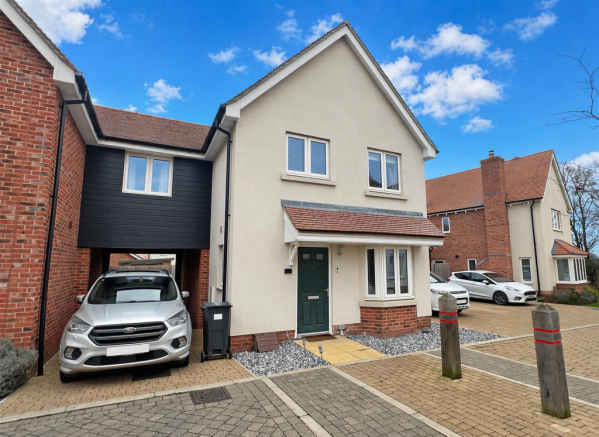 3 bed property, in Crab Apple Drive, £400,000