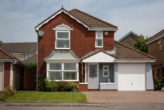 4 bed property, in Pant - Yr- Odyn, £410,000