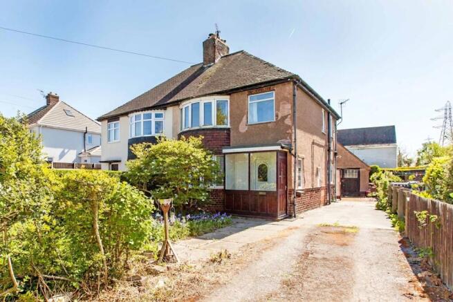 3 bed property, in Top Road, £185,000